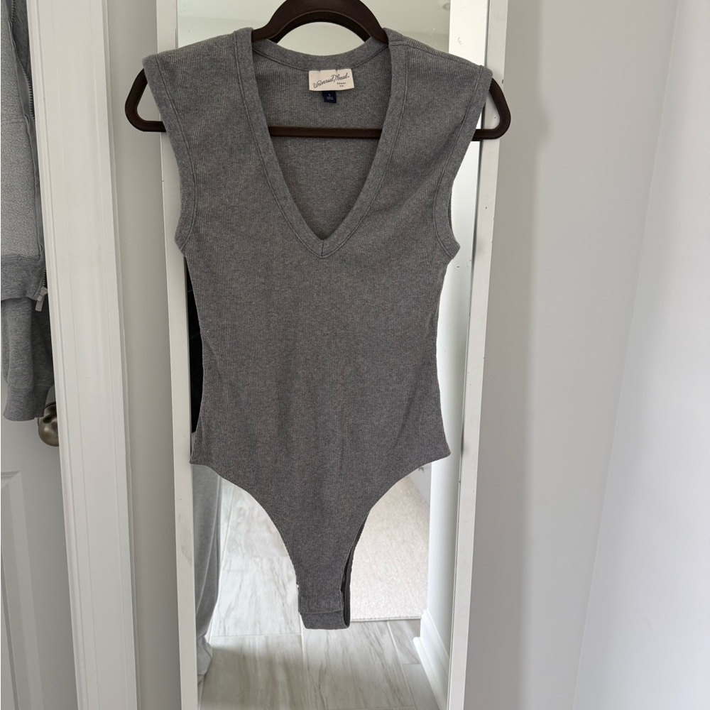 Universal Thread Light Gray Ribbed V-Neck Bodysuit
